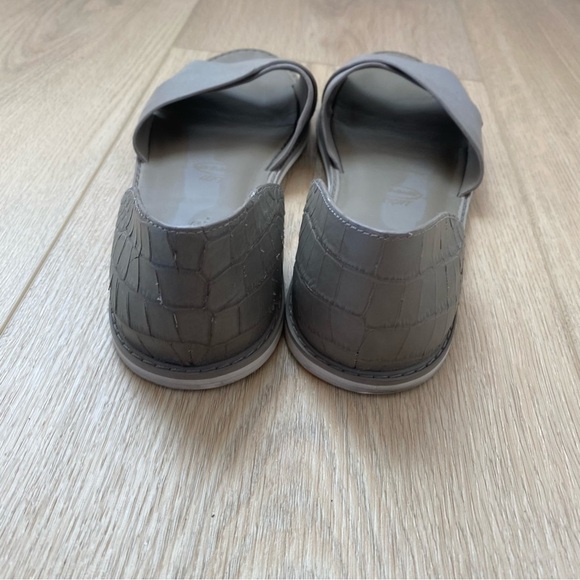 Vince Ida Sandals Womens Open-Toe Light Gray Leather Shoes Snake Embossed 8.5 - Picture 4 of 7